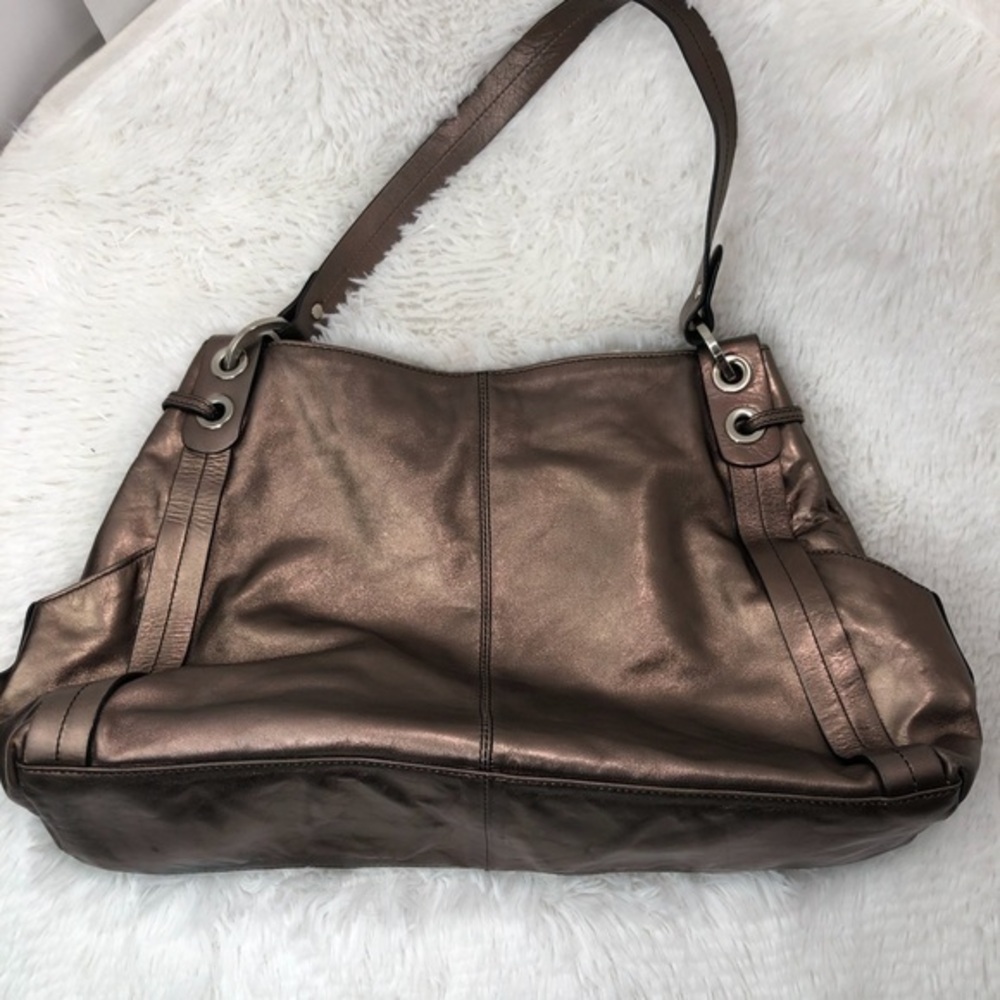 KENNETH COLE Metallic Shoulder Bag. EUC.